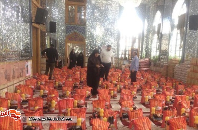 توزیع۵۰۰ بسته مواد غذایی توسط جهادگران آستان مقدس امامزاده محمد در کرج+تصاویر