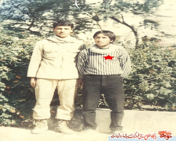نفر اول سمت راست شهید احمد موسی پور