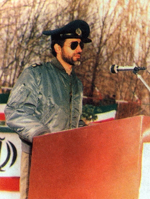 امام خمینی (ره): فرزندم تو سقوط نکردی، تو صعود میکنی امام خمینی (ره): فرزندم تو سقوط نکردی، تو صعود میکنی