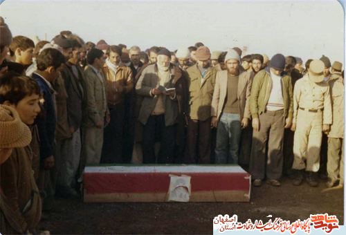 حاجیه خانم خاتون قادرزاده  مادر شهید معظم داود صابریان بدیدار فرزندش شتافت