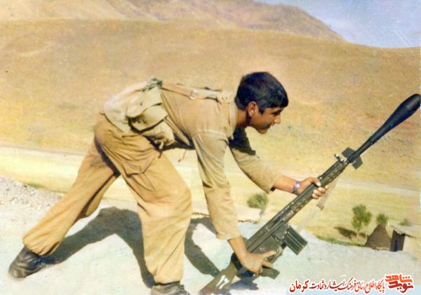 نگاهی به زندگی نامه شهید «داوود خواجویی راوری» نگاهی به زندگی نامه شهید «داوود خواجویی راوری»