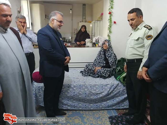 عکس|دیدار مسئولان شهرستان فیروزکوه با خانواده «شهدای ناجا» عکس|دیدار مسئولان شهرستان فیروزکوه با خانواده «شهدای ناجا»