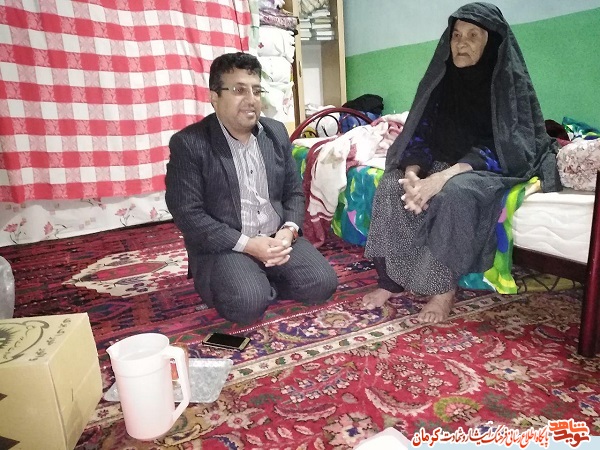 دیدار رئیس بنیاد شهید کهنوج با خانواده شهید «حسن رایگان»