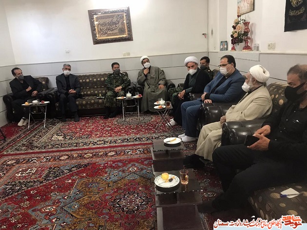 دیدار مسئولین سمنان با خانواده معظم شهید ترور 