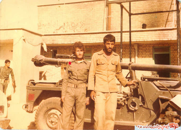 شهید فروزان: پيوند خود را با روحانيت قطع نكنيد و اجازه توطئه و رشد و نمو به ابرقدرتها و ايادی از خدا بي خبرشان در داخل كشور ندهيد شهید فروزان: پيوند خود را با روحانيت قطع نكنيد و اجازه توطئه و رشد و نمو به ابرقدرتها و ايادی از خدا بي خبرشان در داخل كشور ندهيد