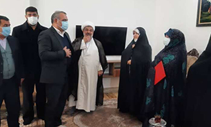 خانواده معظم شهدا، ولی نعمتان ما هستند