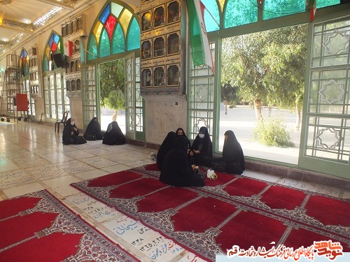 مراسم عطر افشانی گلزار شهدا امام زاده ابراهیم در قم برگزار شد