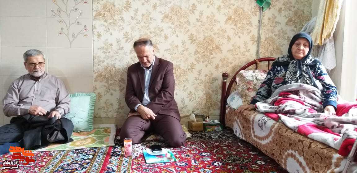 دیدار با خانواده شهید و جانباز 70 درصد سادات دیدار با خانواده شهید و جانباز 70 درصد سادات