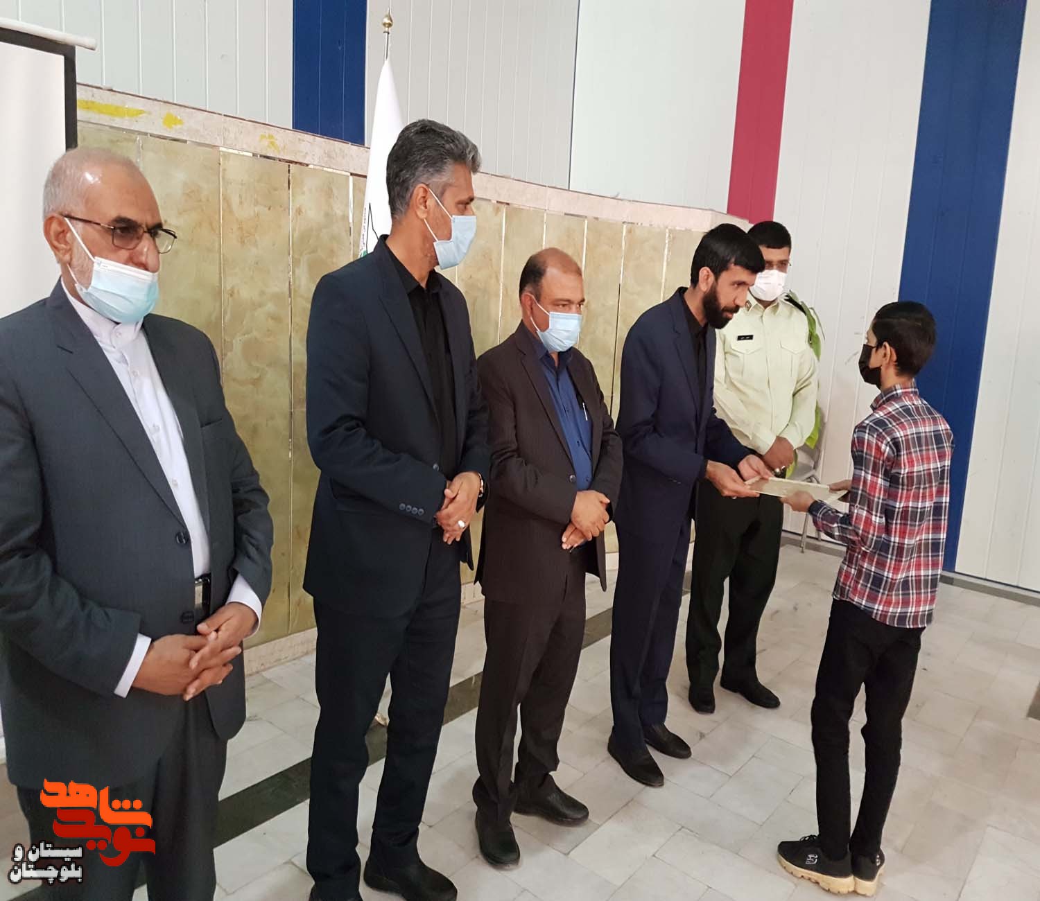 مراسم تجلیل از دانش آموزان ممتاز شاهد و ایثارگر در شهرستان زاهدان برگزار شد
