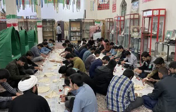 غبارروبی و عطرافشانی گلزار مطهر شهدای زابل با حضور طلاب حوزه علمیه