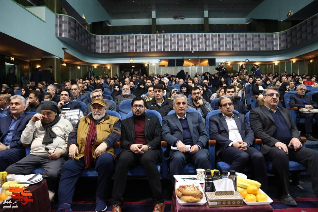 آیین اختتامیه دومین جشنواره ملی فیلم و فیلمنامه «ایثار» در تبریز به روایت تصویر آیین اختتامیه دومین جشنواره ملی فیلم و فیلمنامه «ایثار» در تبریز به روایت تصویر