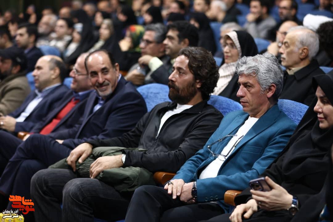 آیین اختتامیه دومین جشنواره ملی فیلم و فیلمنامه «ایثار» در تبریز به روایت تصویر آیین اختتامیه دومین جشنواره ملی فیلم و فیلمنامه «ایثار» در تبریز به روایت تصویر