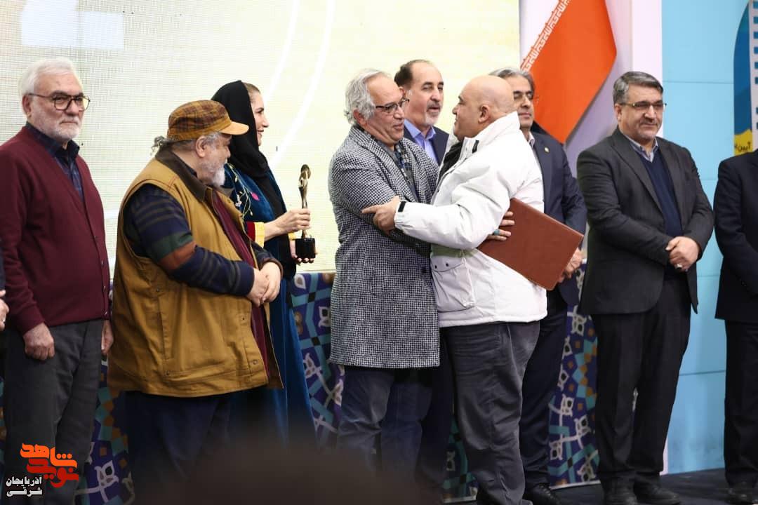 آیین اختتامیه دومین جشنواره ملی فیلم و فیلمنامه «ایثار» در تبریز به روایت تصویر آیین اختتامیه دومین جشنواره ملی فیلم و فیلمنامه «ایثار» در تبریز به روایت تصویر