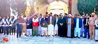 غبارروبی مزار مطهر شهدای خاش در آغاز دهه فجر