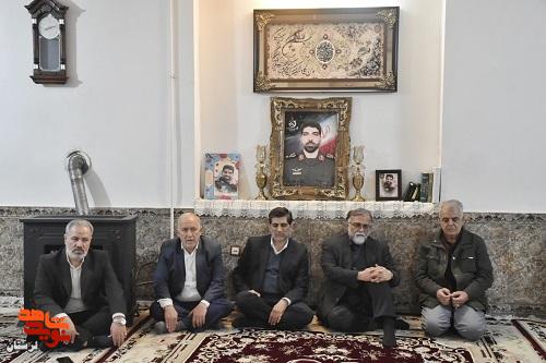 از خانواده شهید «محمدباقر طاهرپور» تجلیل شد از خانواده شهید «محمدباقر طاهرپور» تجلیل شد