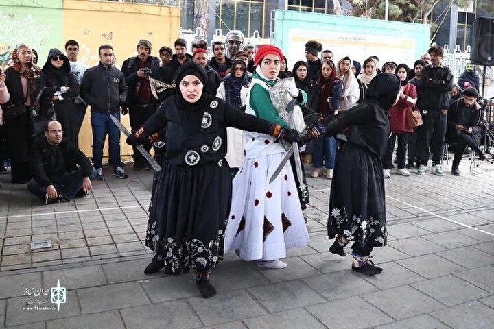 بنیاد شهید از جشنواره تئاتر فجر با دست پر رفت