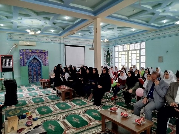 مراسم جشن دهه کرامت در مدرسه شاهد دلفان برگزار شد