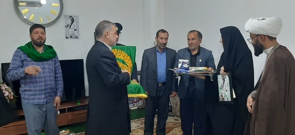 حضور کاروان زیر سایه خورشید در منزل شهید «فرشید میریان»