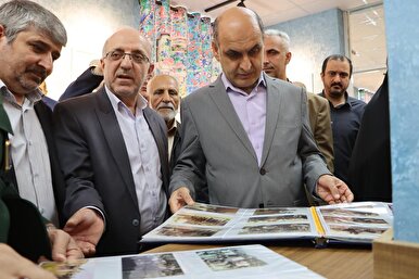 افتتاح نمایشگاه نقاشی «شهادت؛ همپای مردم» با حضور مدیرکل اسناد و انتشارات در رشت