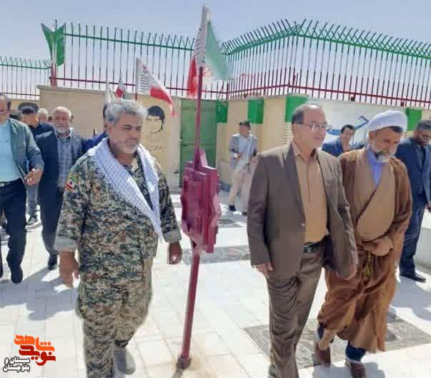 غبارروبی و عطرافشانی قبور مطهر شهدا به مناسبت سالروز آزاد سازی خرمشهر