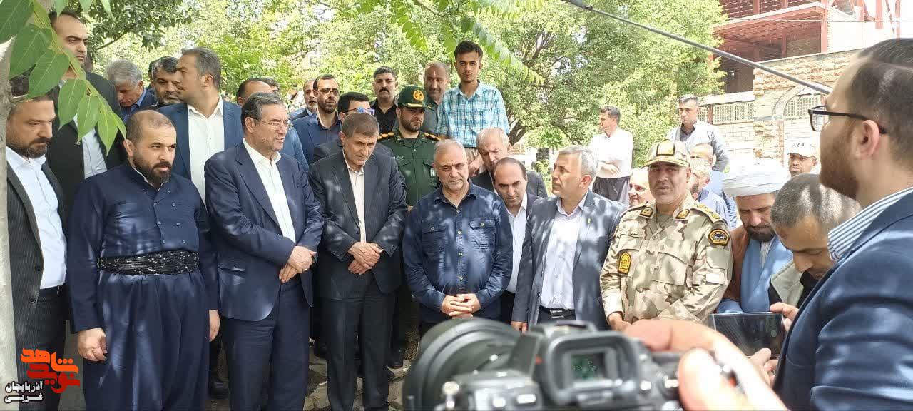 ادای احترام به مقام شامخ شهدای سردشت
