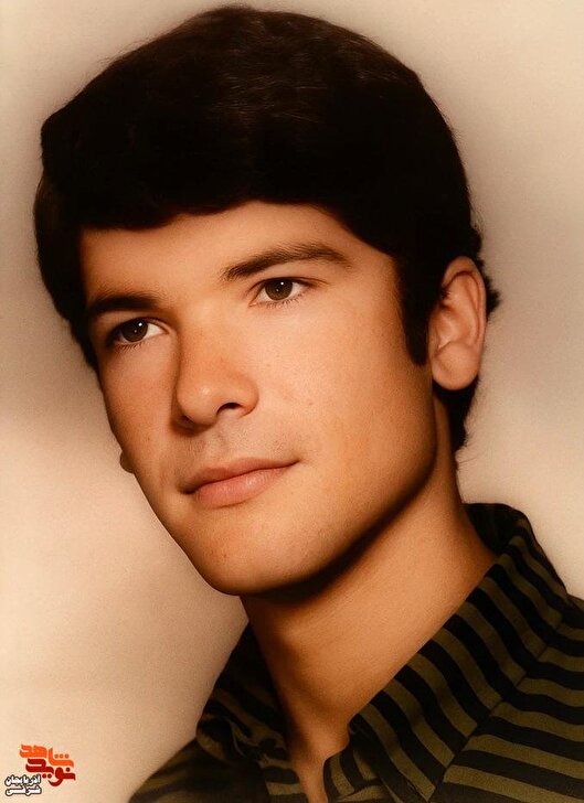 از خواهران می‌خواهم که با حجاب خود، مشتی بر دهان یاوه‌گویان بزنید