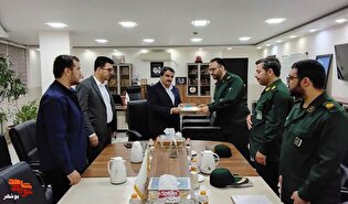 اعطای احکام ریاست کمیته جمع‌آوری آثار شهدا و تکریم خانواده‌های شهدا و ایثارگران به مدیرکل بنیاد استان بوشهر