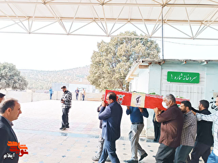 تشییع پیکر مادر شهیدان «عباس و باقر ملکی» در ایلام؛...