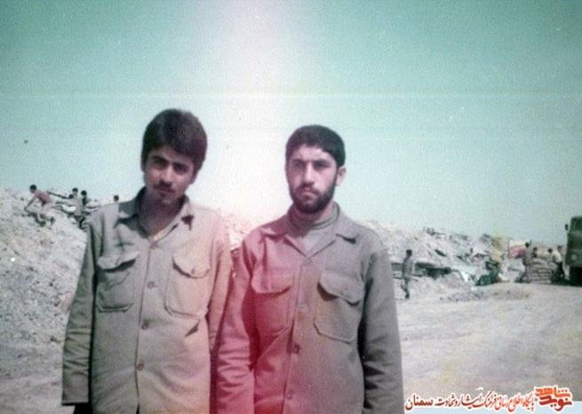 نفر سمت راست شهید احمدرضا اصحابی