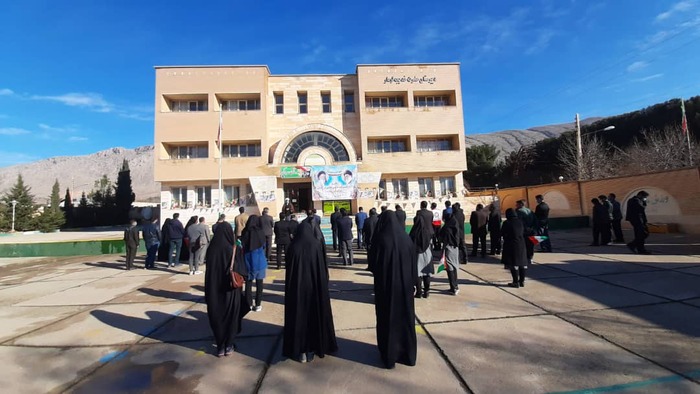گزارش تصویری از آغاز برنامه های دهه مبارکه فجر در استان و شهرستان ها