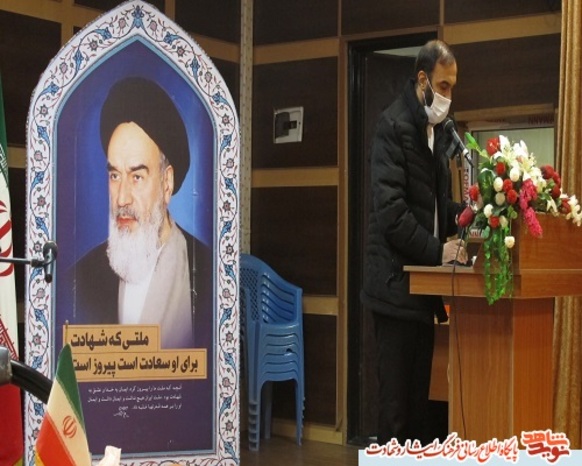 قرائت قرآن توسط یکی از روسای شهرستان ها 