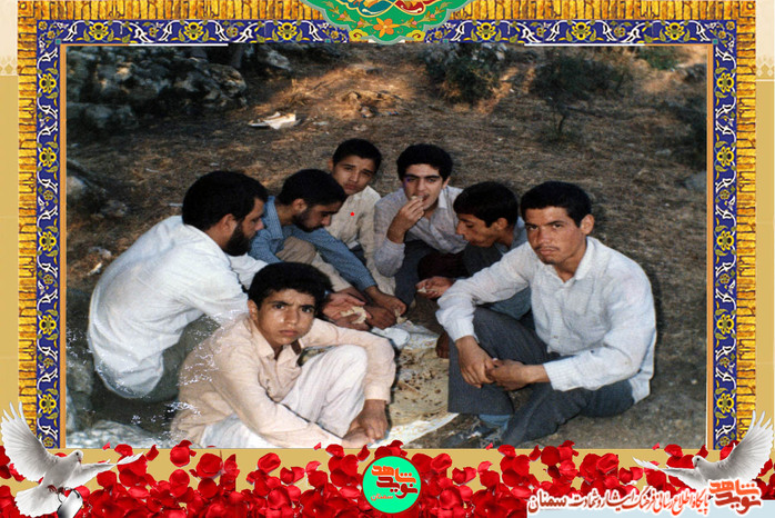 نفر چهارم از راست شهید علی اختری