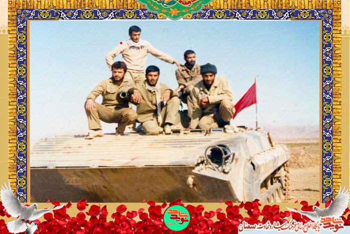 نفر ایستاده شهید داود آبیار