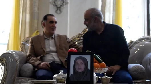 دیدار رئیس بنیاد شهید و امور ایثارگران با خانواده شهیده معلم «مریم حیدری»
